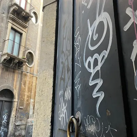 Guest house Vagaluna Short Catania