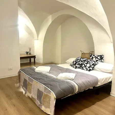 Vagaluna Short Catania