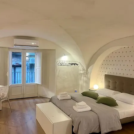 Vagaluna Short Katánie